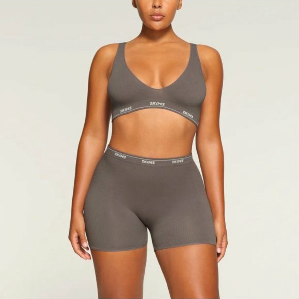 NWT, SKIMS, LOGO RIB BOXER, SIZE SMALL